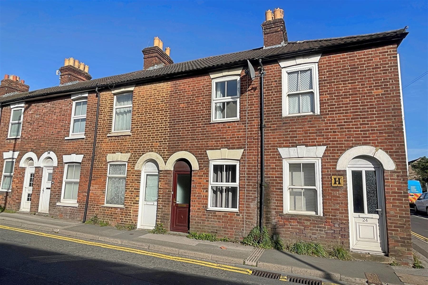 Devizes Road Salisbury Wiltshire SP2 2 bedroom house under